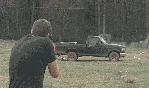 tirer sur une voiture pour la faire exploser